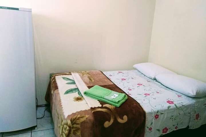 Room 2 of 10