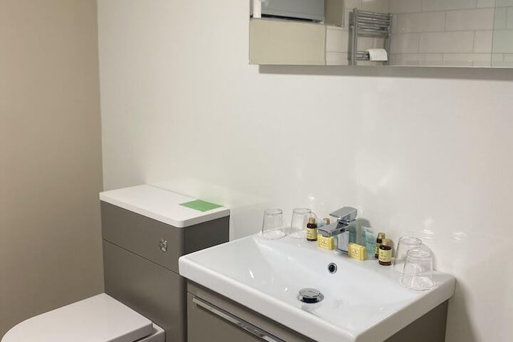 Room 52 of 100