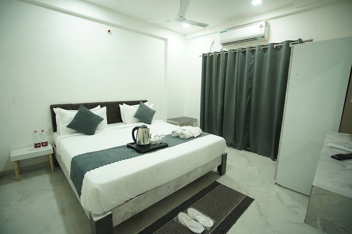 Room 14 of 29
