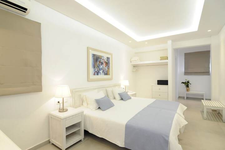 Room 3 of 42