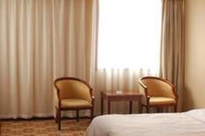 Room 2 of 43