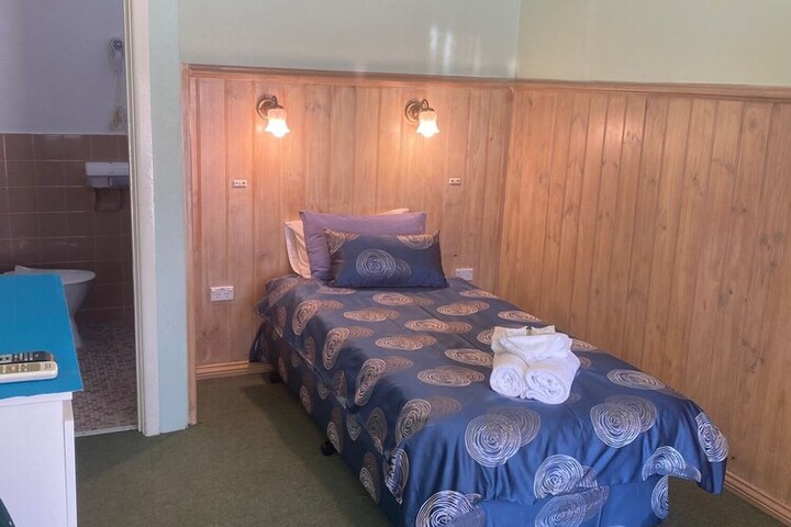 Room 18 of 48