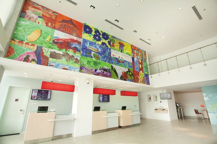 Entrance & Lobby