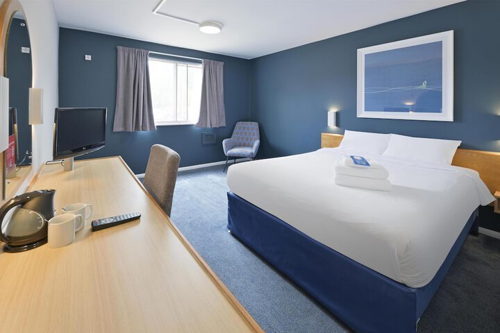 Room 10 of 25