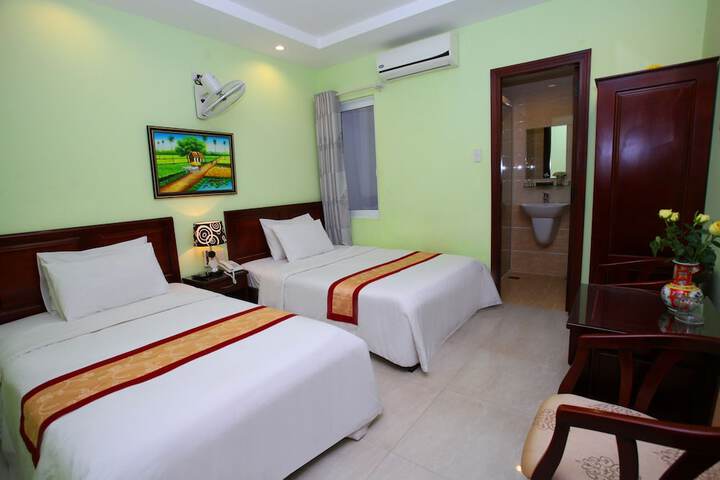 Room 12 of 35