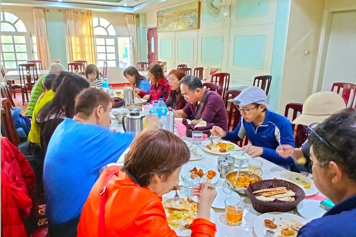 Dining 40 of 67