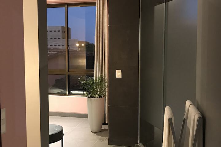 Room 93 of 118