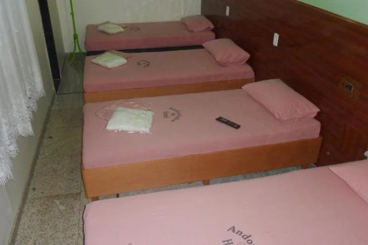 Room 4 of 17