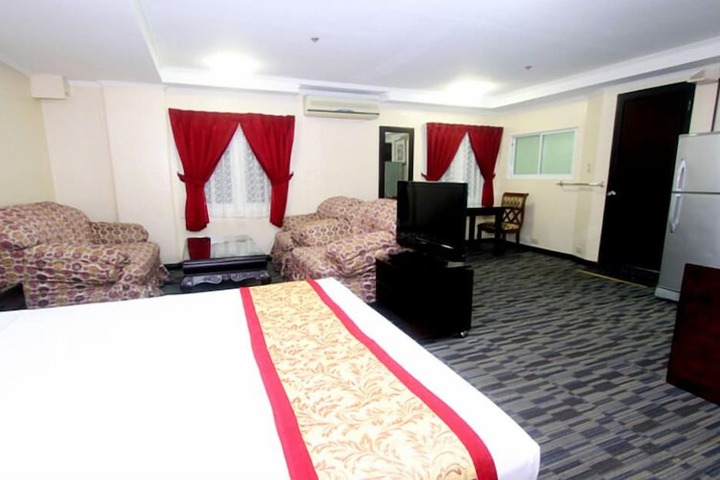 Room 9 of 29