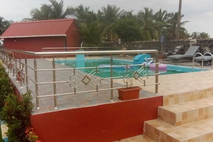 Pool 106 of 195
