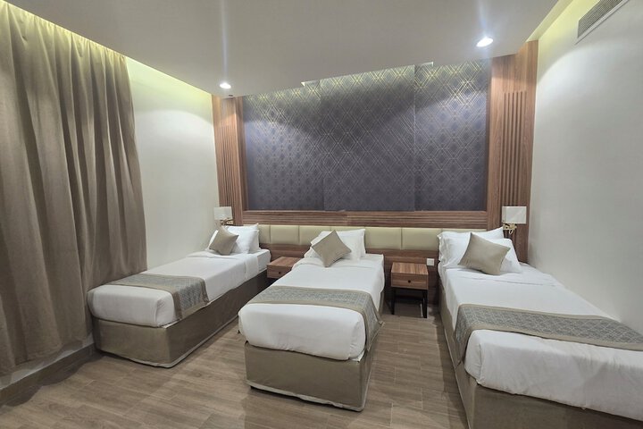 Room 9 of 11