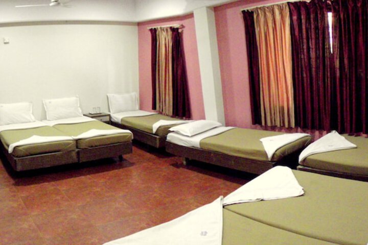 Room 5 of 28