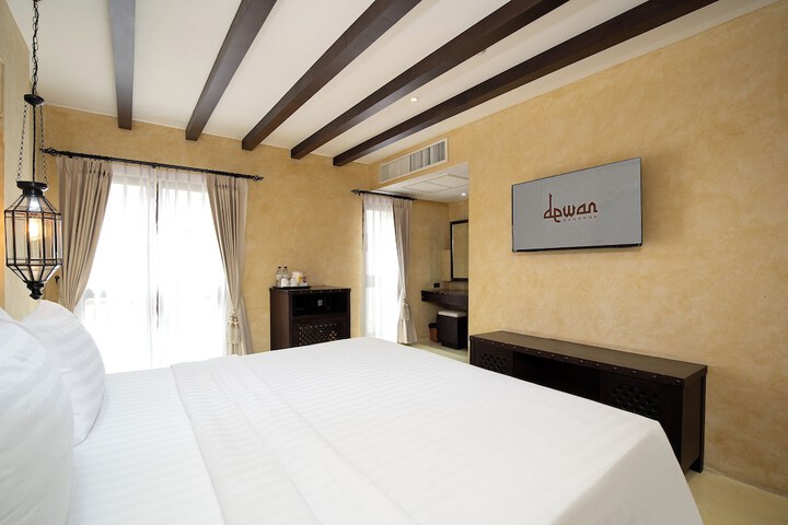 Room 30 of 84