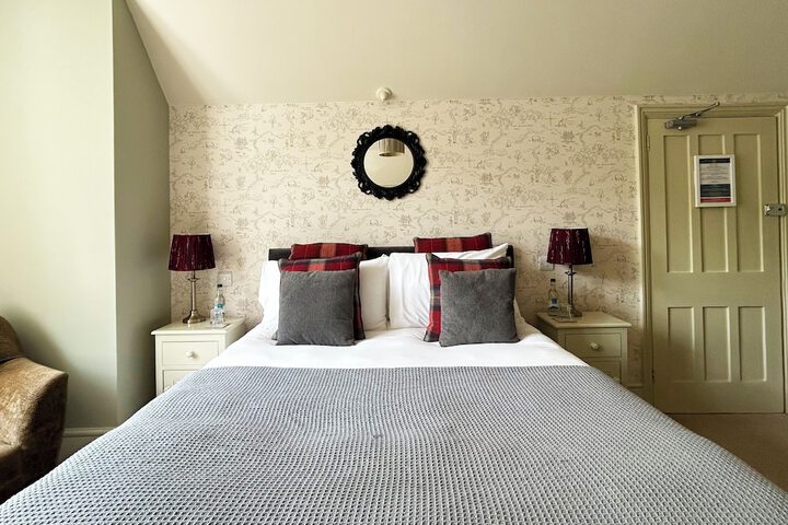 Room 7 of 27