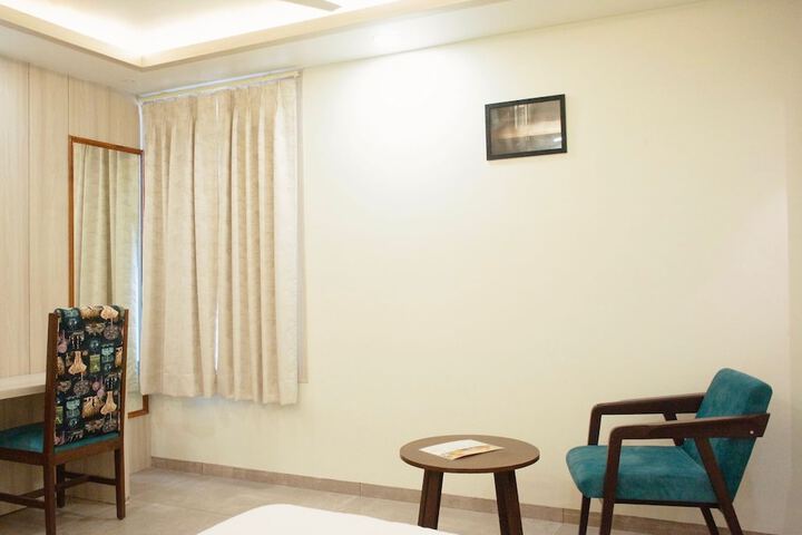 Room 4 of 64