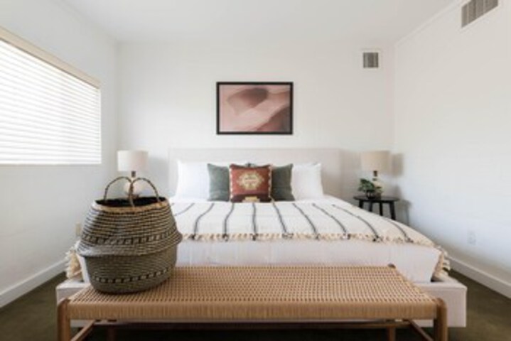 Room 33 of 42