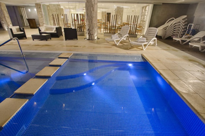 Pools & Facilities