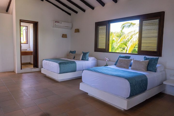 Room 4 of 98