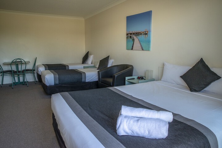 Room 5 of 32