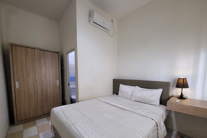 Room 2 of 12