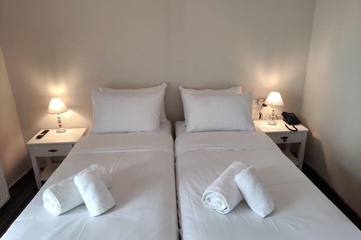 Room 9 of 45