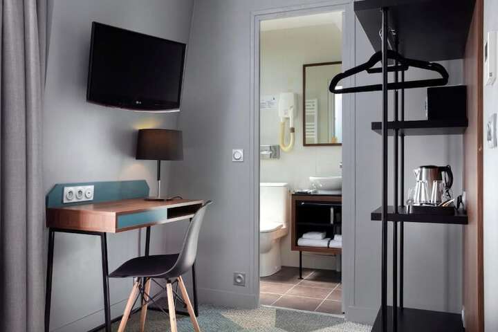 Room 13 of 52