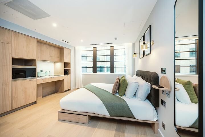 Room 7 of 43