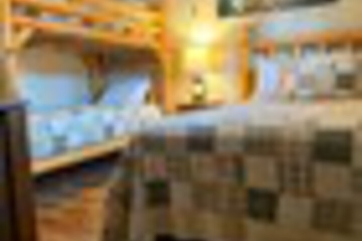 Room 176 of 504