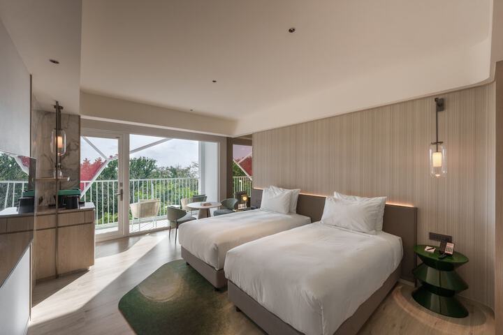Room 8 of 35