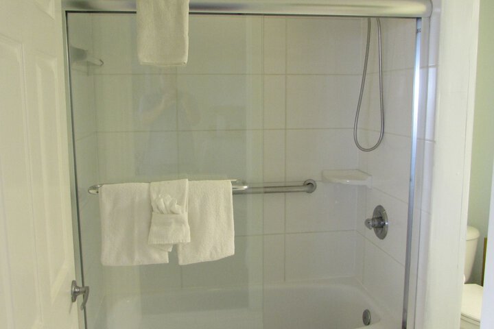 Room 107 of 229