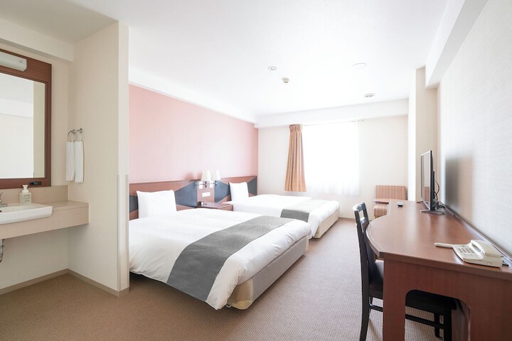 Room 14 of 74