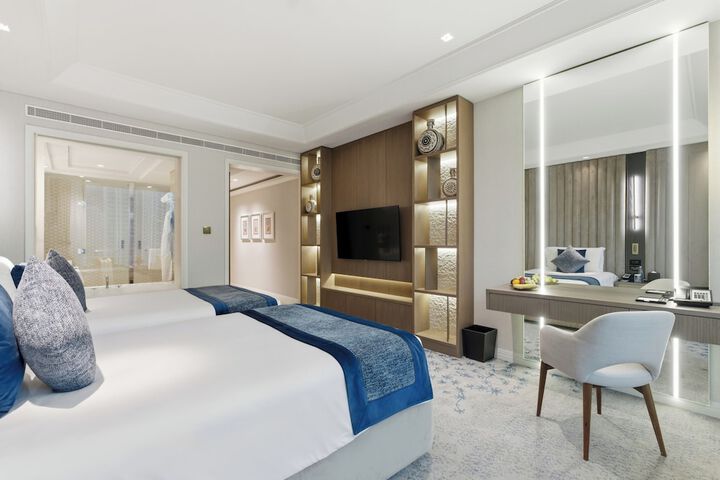 Room 32 of 96
