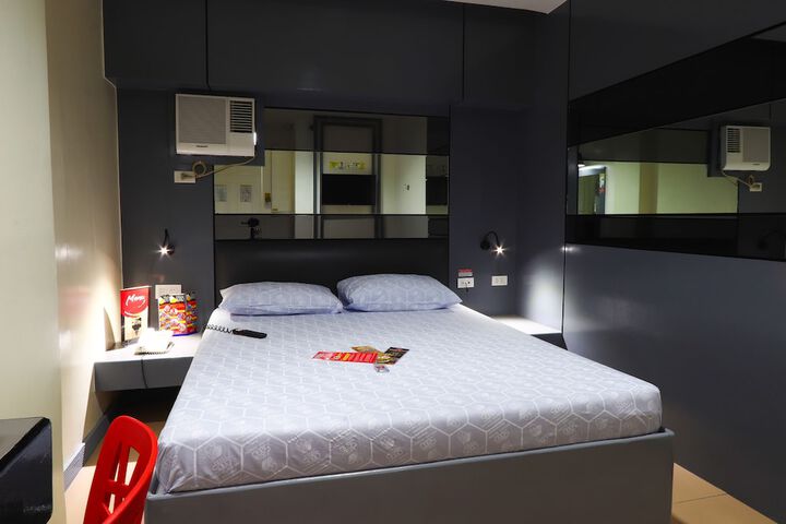 Room 13 of 24