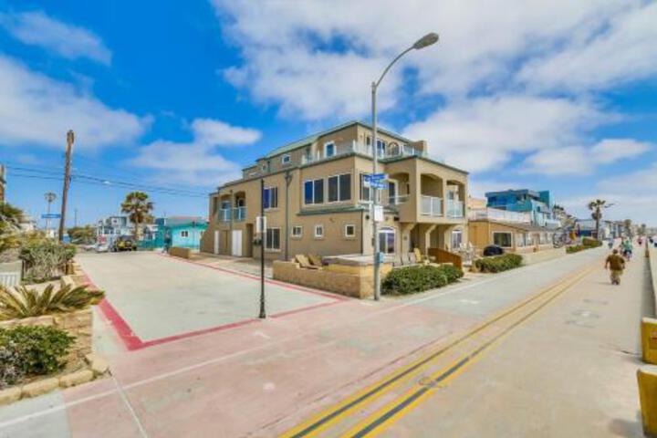 The Beach Break 3 Townhouse in San Diego, CA
