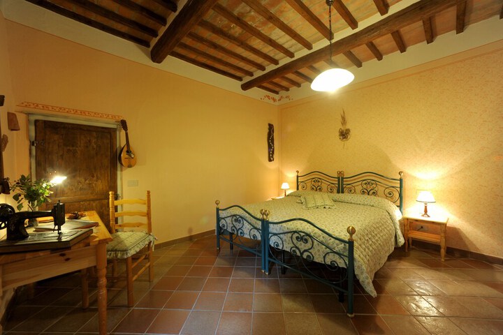 Room 4 of 39