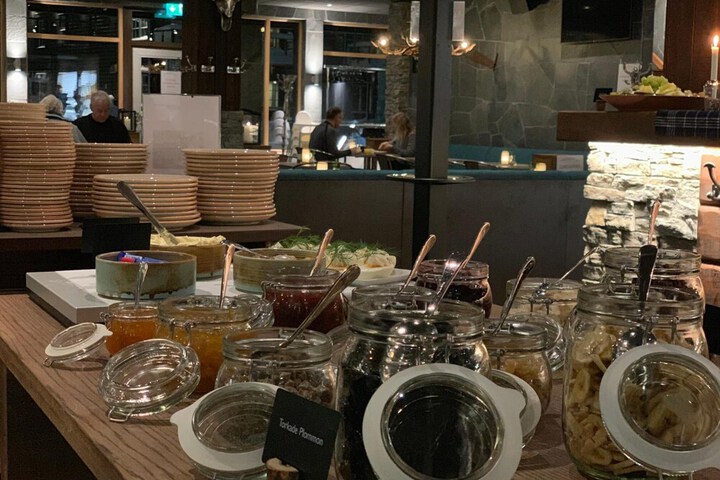 Dining 47 of 83