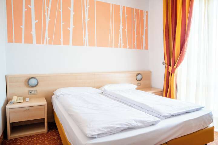 Room 77 of 115