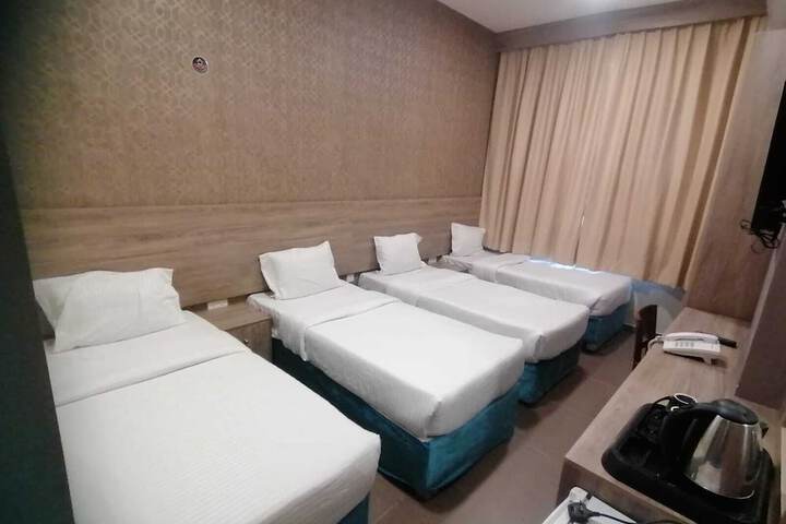 Room 12 of 20