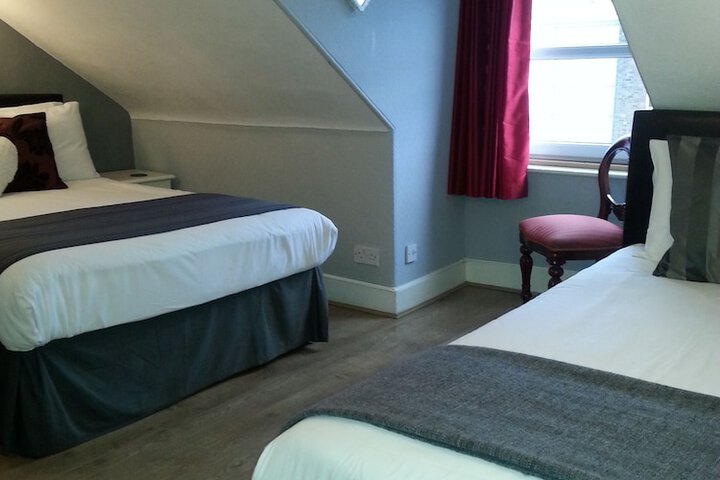 Room 17 of 43