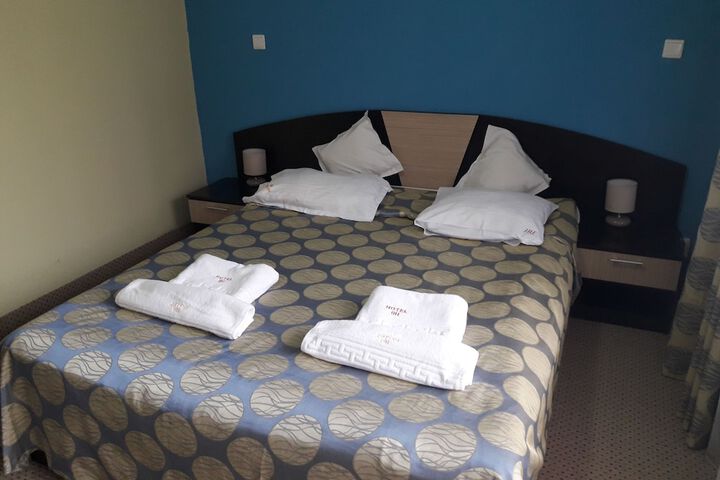Room 16 of 62
