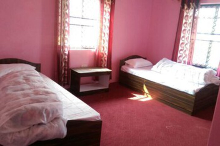 Room 8 of 10
