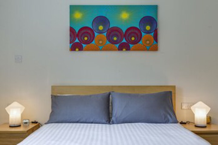 Room 10 of 13