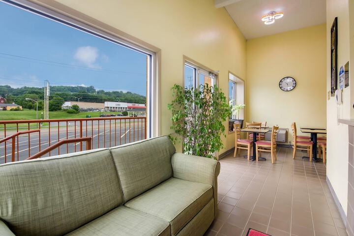 Hotel Interior 5 of 31