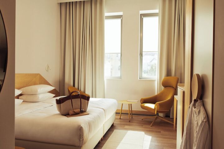 Room 9 of 31