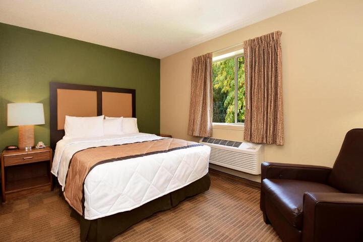 1 Queen Bed Efficiency (4 of 7)