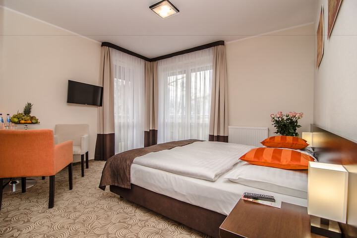 Room 9 of 75