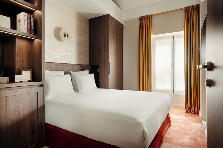Room 14 of 30