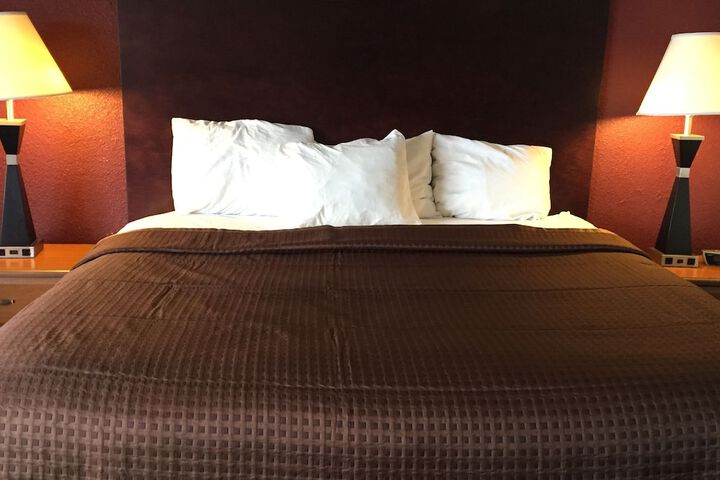 Room 6 of 23