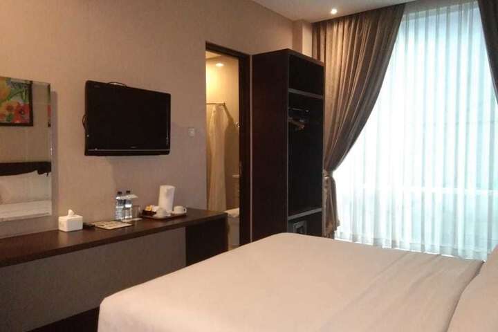 Room 2 of 55