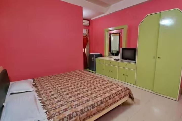 Room 3 of 17